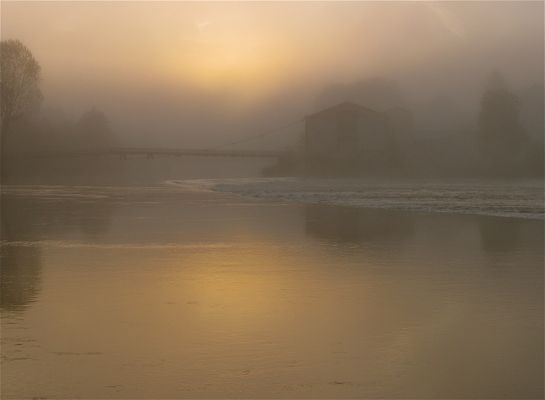 ...Frühnebel am le Doubs...
