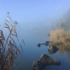 Frühnebel am See