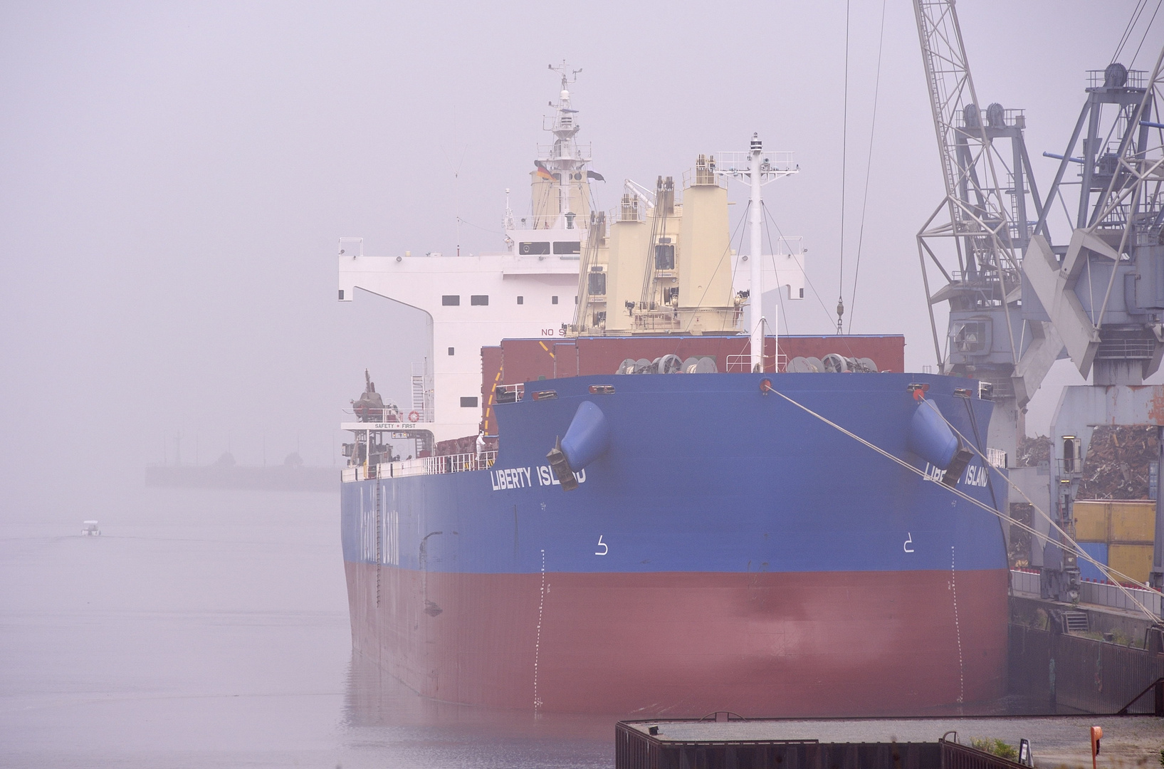 Frühnebel im Hafen