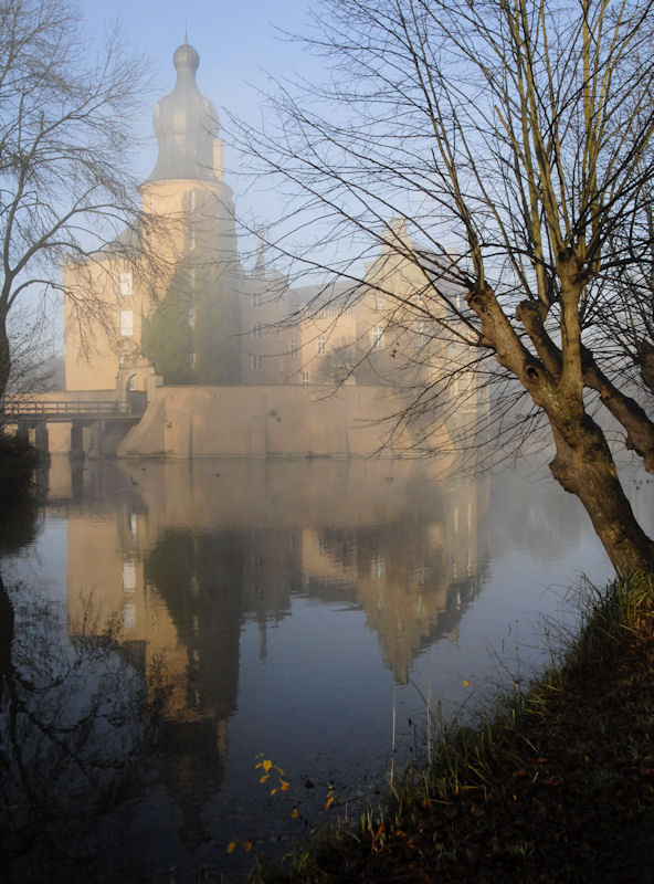 frühnovembernebelburg