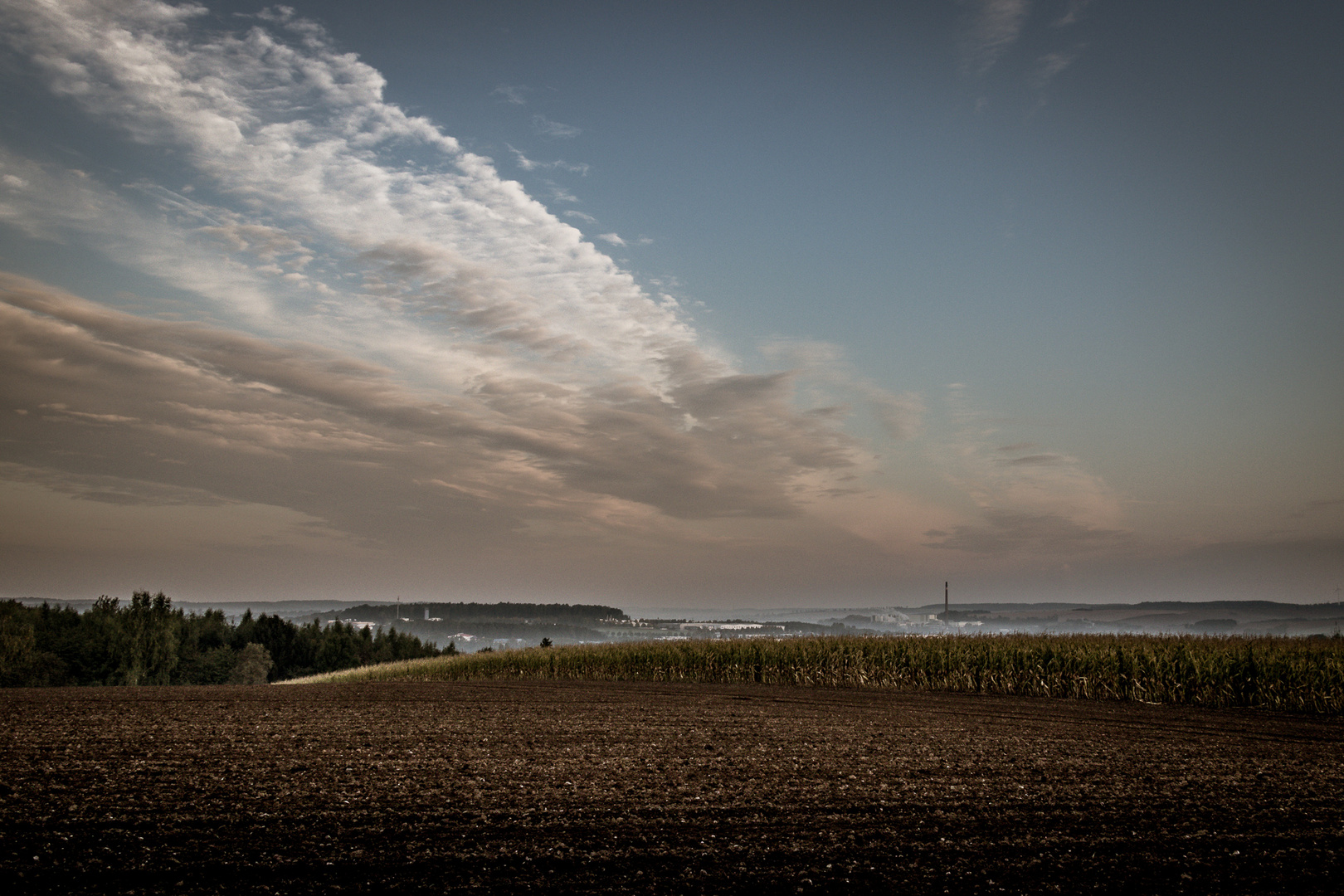 Frühs zum Auersberg nüber