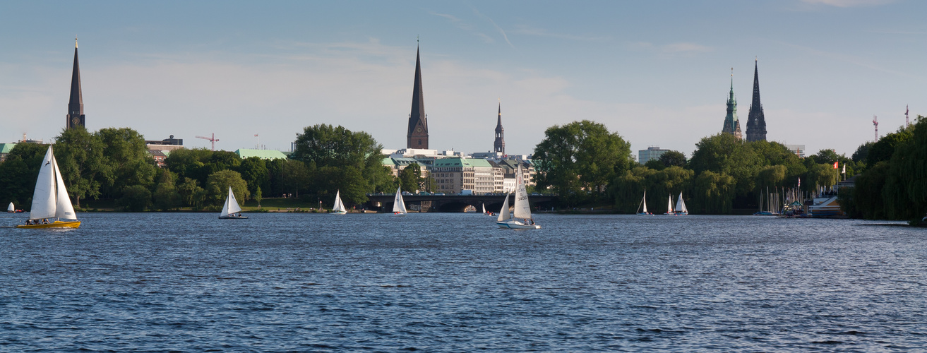 Frühsommer auf der Alster