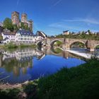 Frühsommerliches Burgenpanorama an der Lahn 