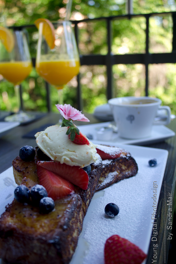 Frühstück auf der Terasse