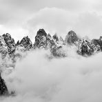 Frühstücksblick auf die Gipfel vom Haunold (2966 m), er ist umringt vom Morgennebel, nachts viel...