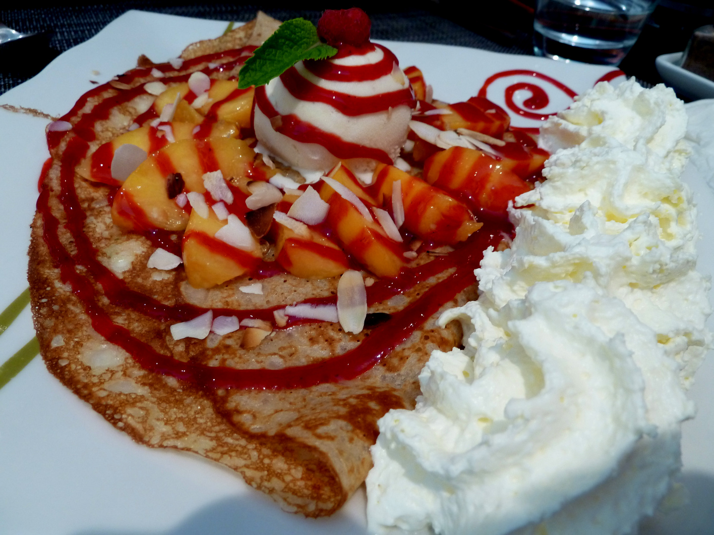 Fruits frais et chantilly