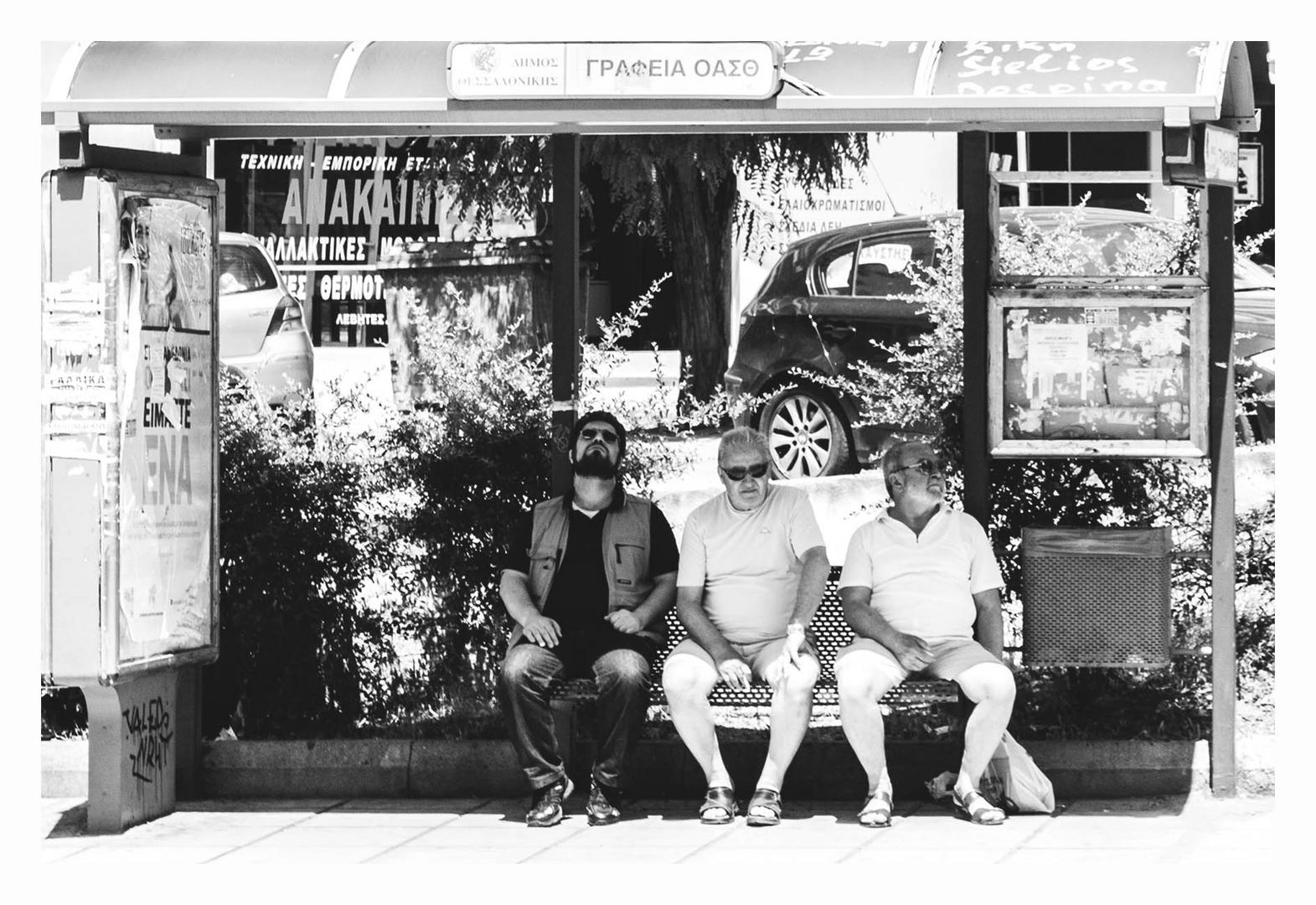 Frust kommt auf, denn der Bus kommt nicht Foto & Bild erwachsene, alltagsereignisse, menschen Frust kommt auf, denn der Bus kommt nicht Foto & Bild erwachsene, alltagsereignisse, menschen