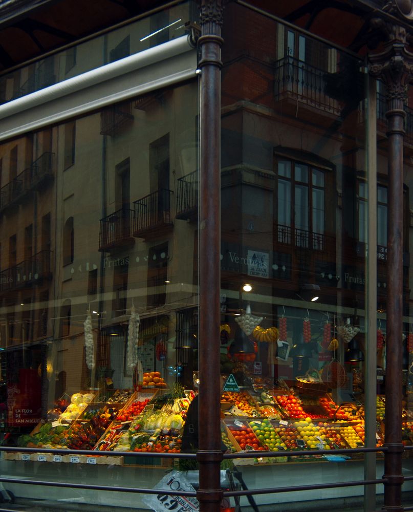 Fruteria acristalada