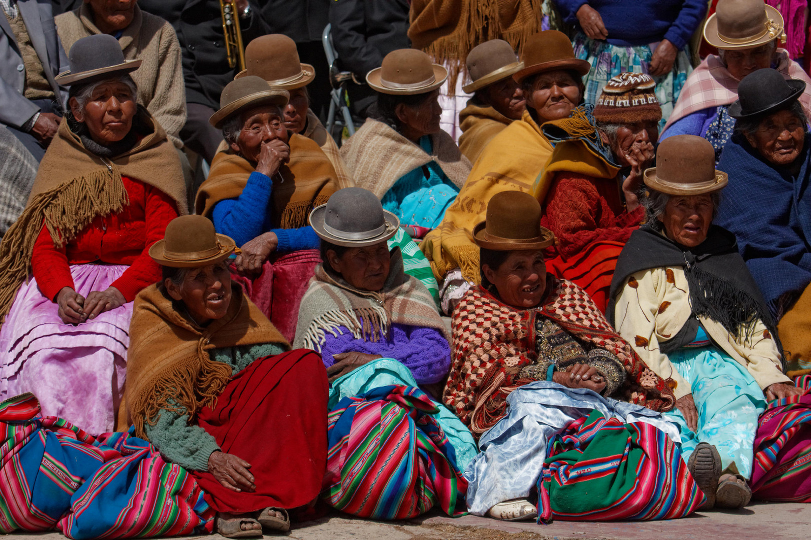 Fête villageoise sur le détroit de Tikina, Lac Titicaca.