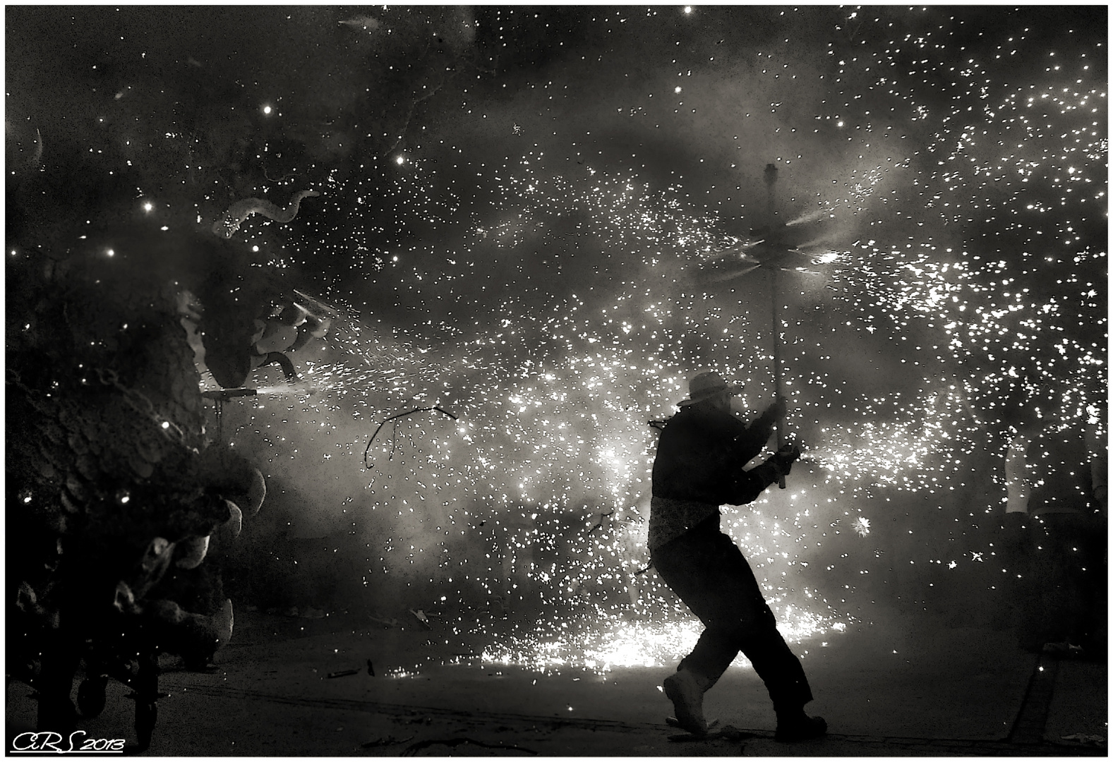 Fuego en blanco y negro (Correfoc I)