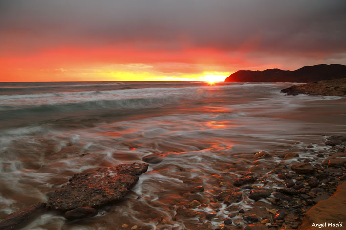 FUEGO EN EL MAR