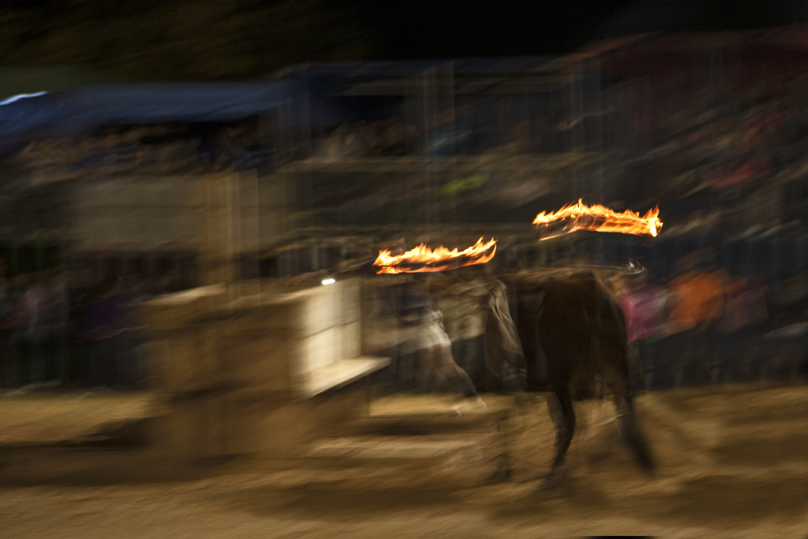 Fuego y furia sin dolor y sin sangre