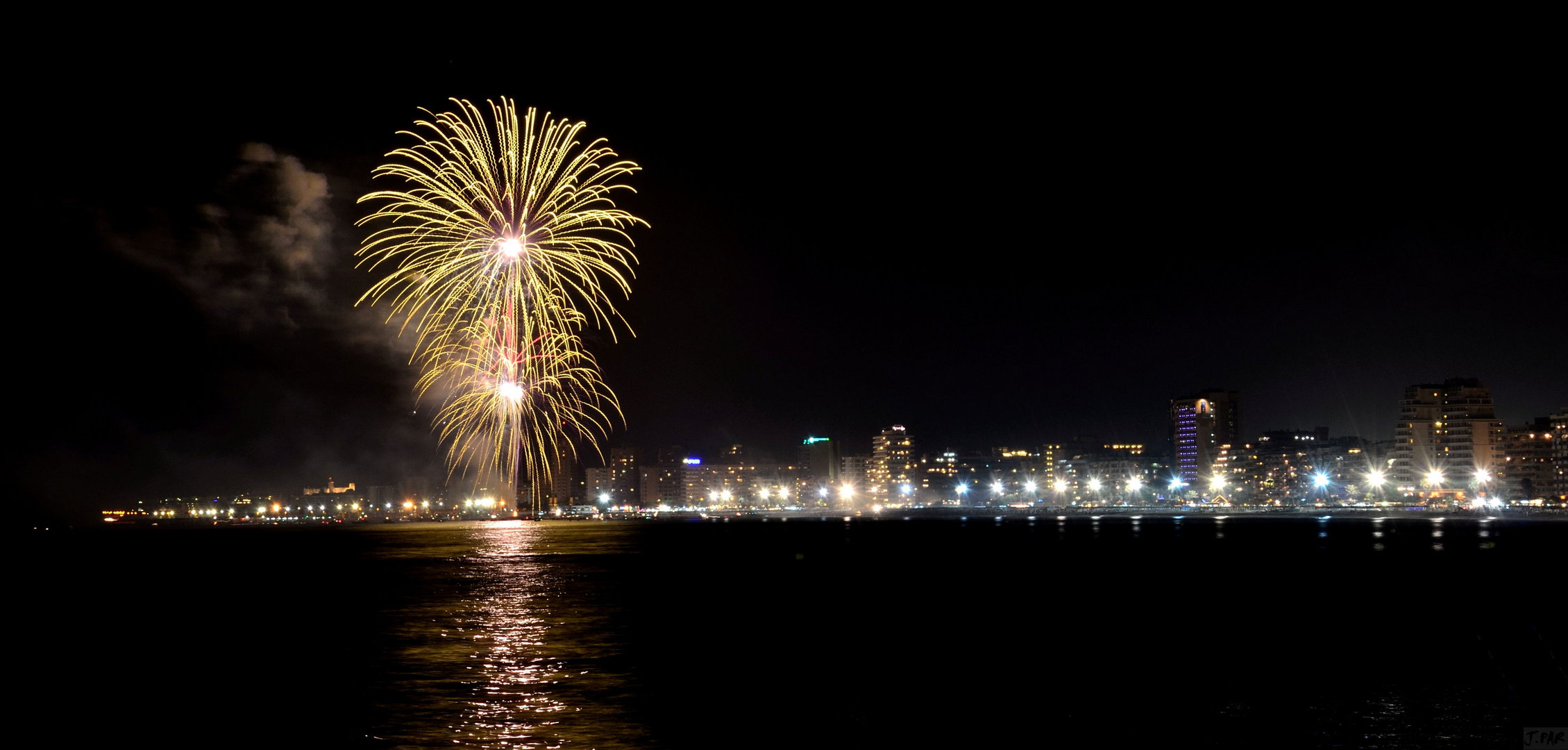 FUEGOS ARTIFICIALES