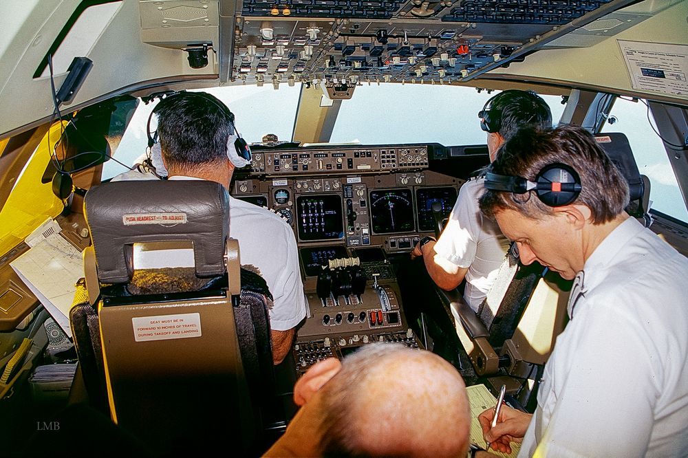 Fünf Mann im Flight Deck