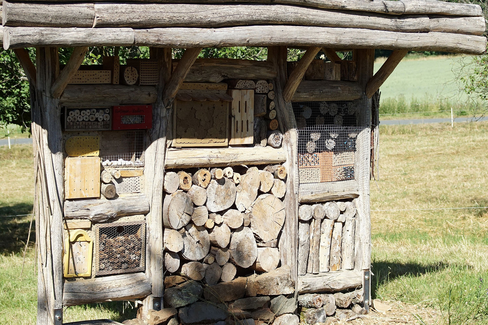 Fünf-Sterne-Hotel - Insektenhotel