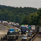 Für die einen ist es bloß ein Stau - für die anderen der wohl längste Parkplatz Deutschlands