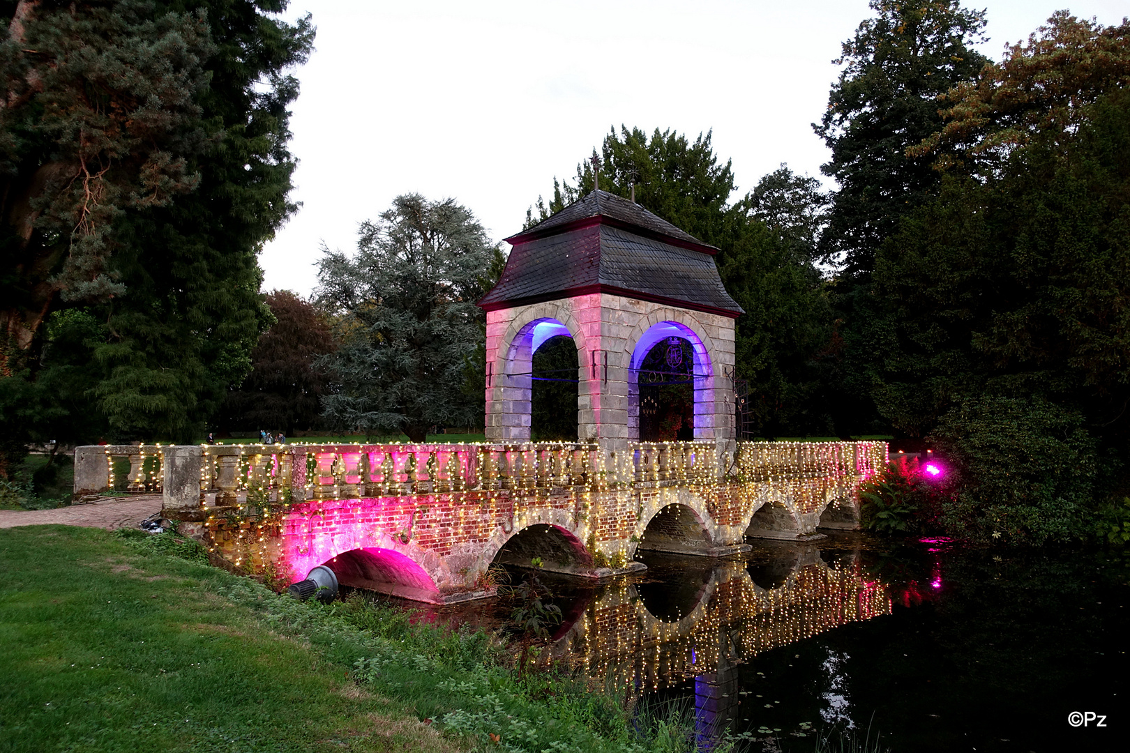 Für Dienstag ist Spiegeltag: Die Barockbrücke von Schloss Dyck ...