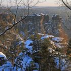 Für mich schöner Durchblick zum Gansfelsen und die Lokomotive...