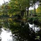 Für Morgen: Dienstag ist Spiegeltag: Auch im Park von Schloss Rheydt ...