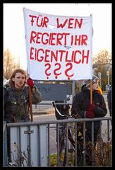 "FÜR WEN REGIERT IHR EIGENTLICH???"