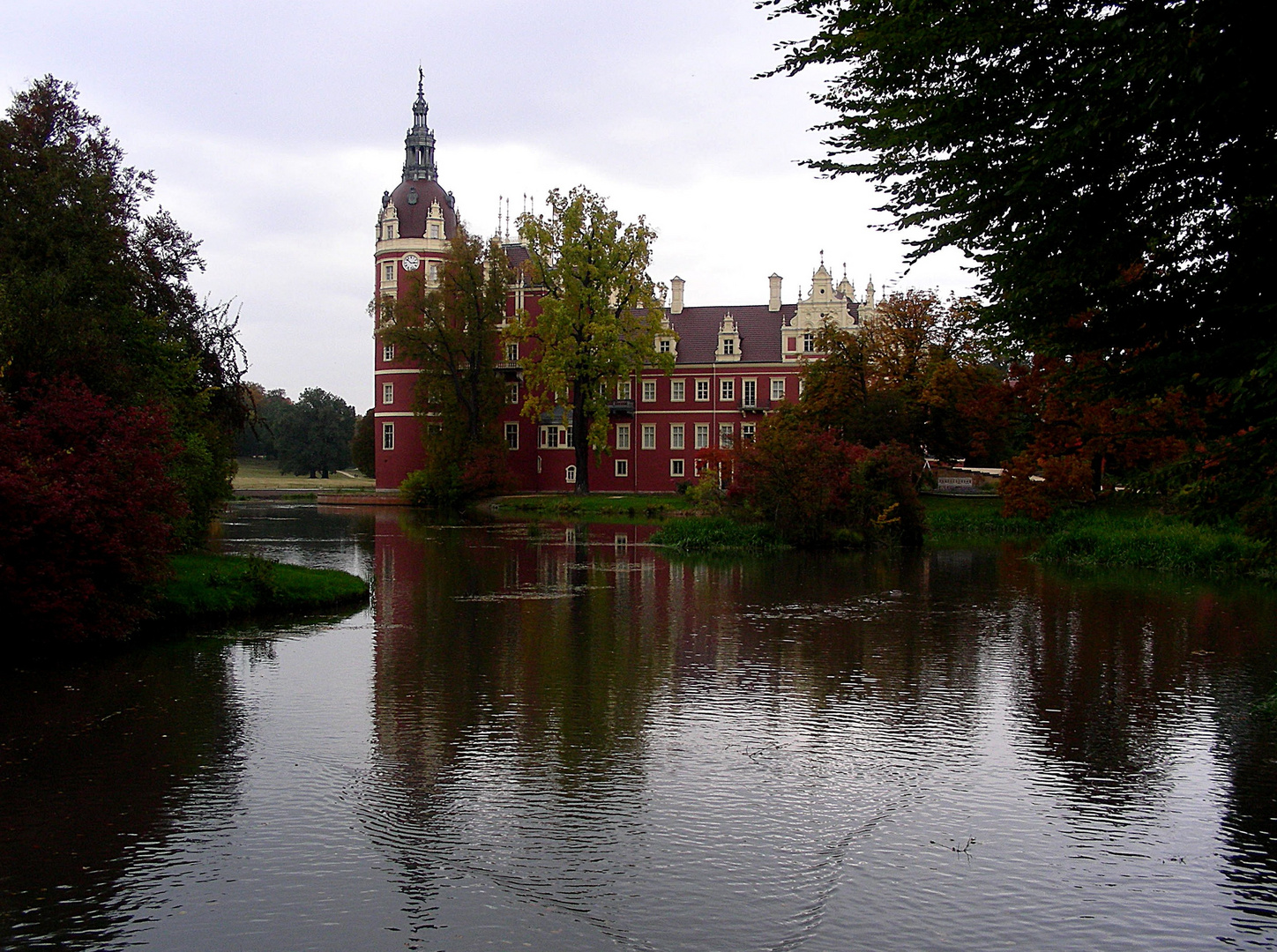 Fürst-Pückler- Schloß...