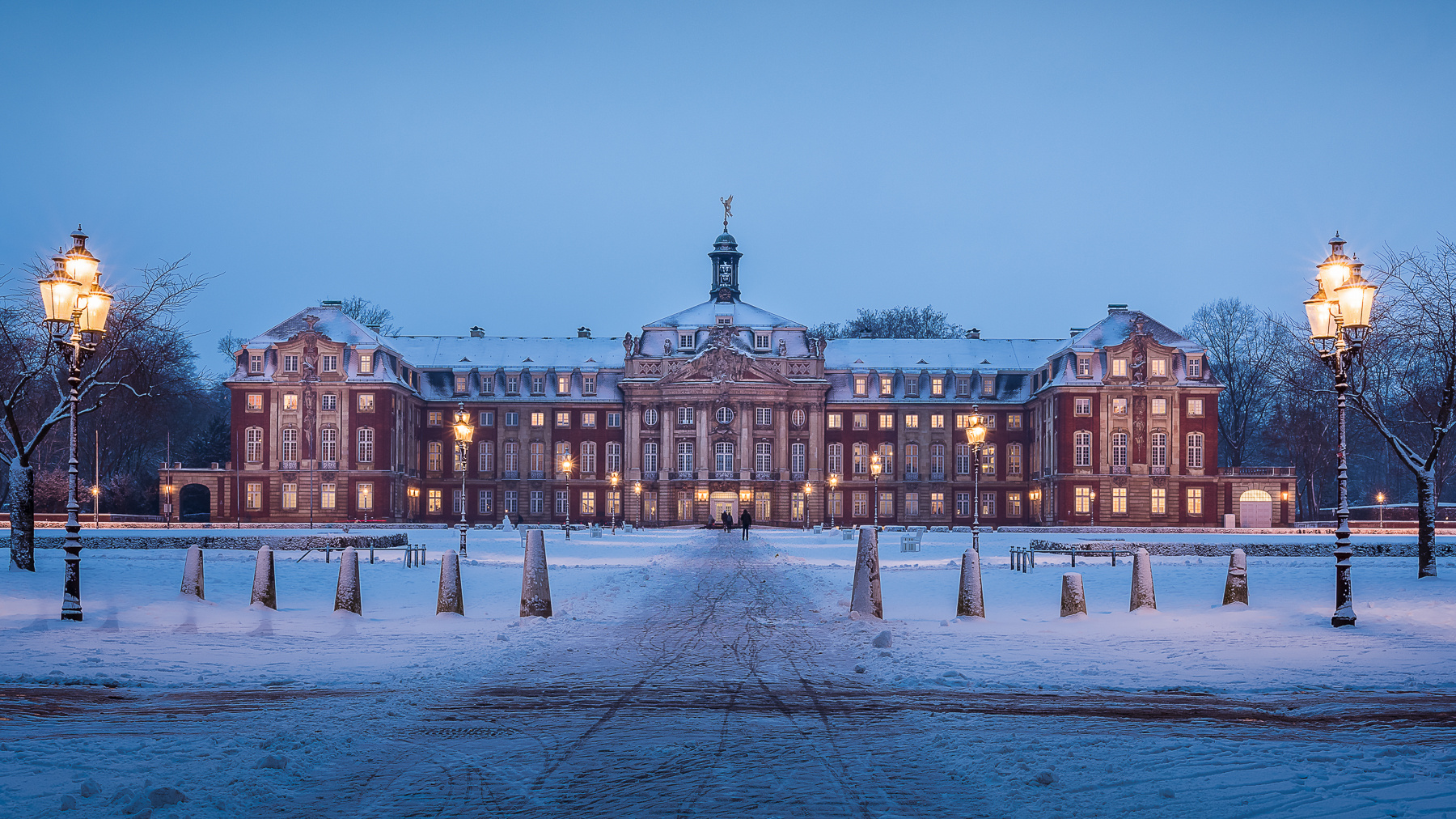 Fürstbischhöfliches Schloss in Münster (mit doch eher seltenem Schnee )