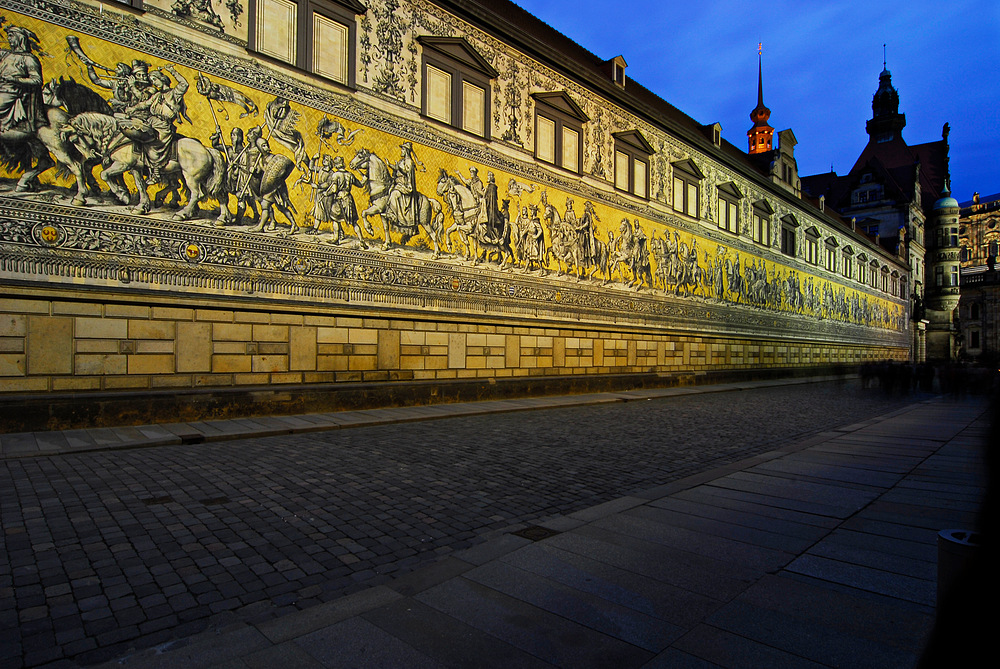 Fürstenzug zur blauen Stunde