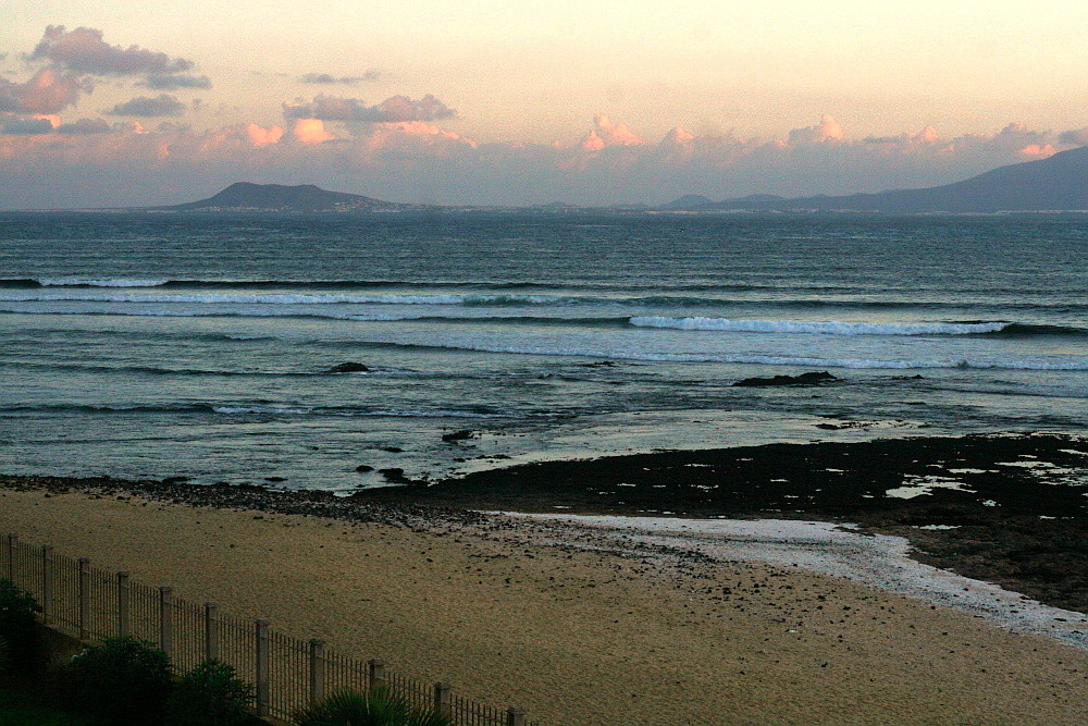 Fuerteventura: Blick auf Lanzarote am Abend