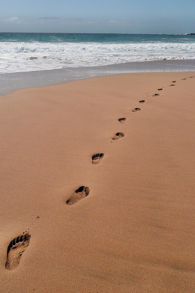 Fuerteventura, Footsteps am Strand von El Cotillo