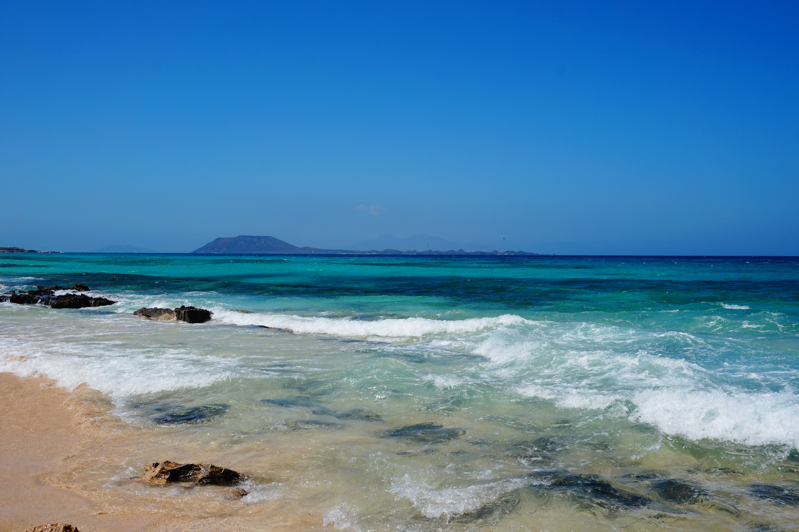 Fuerteventura mit Blick über Isla Lobos und Lanzarote