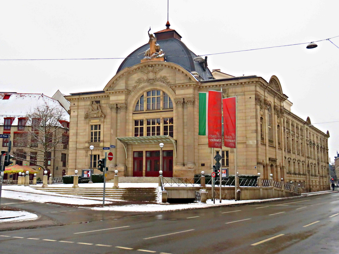 Fürther Stadttheater im Winter