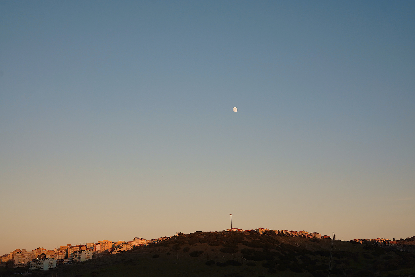 fuga a sud-ovest con tramonto