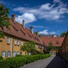 Fuggerei mit Wolken