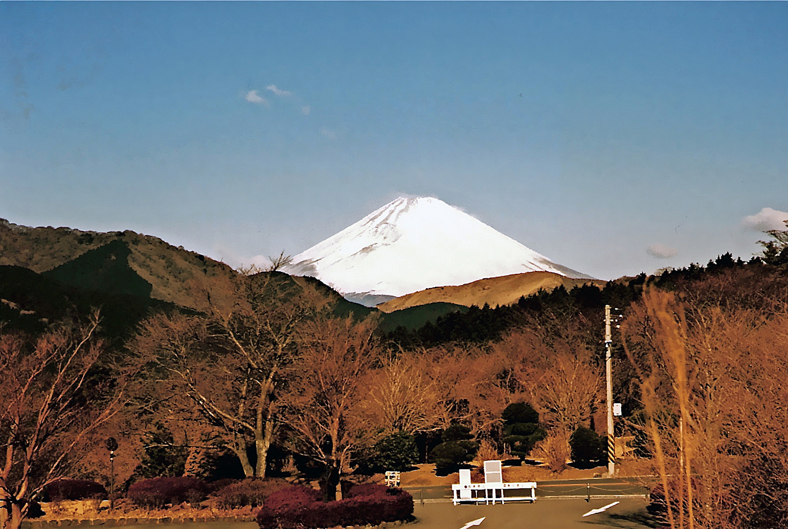 Fuji in der Morgensonne [von Hakone aus] (MW 1997/2 - jc)