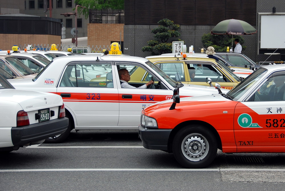 Fukuoka - Taxis at Sumyosho Dori