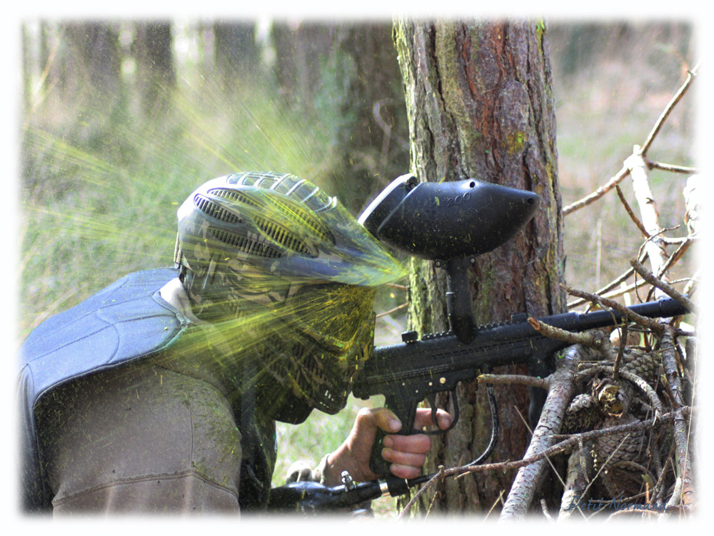 Full Face lors d'un paintball en bois