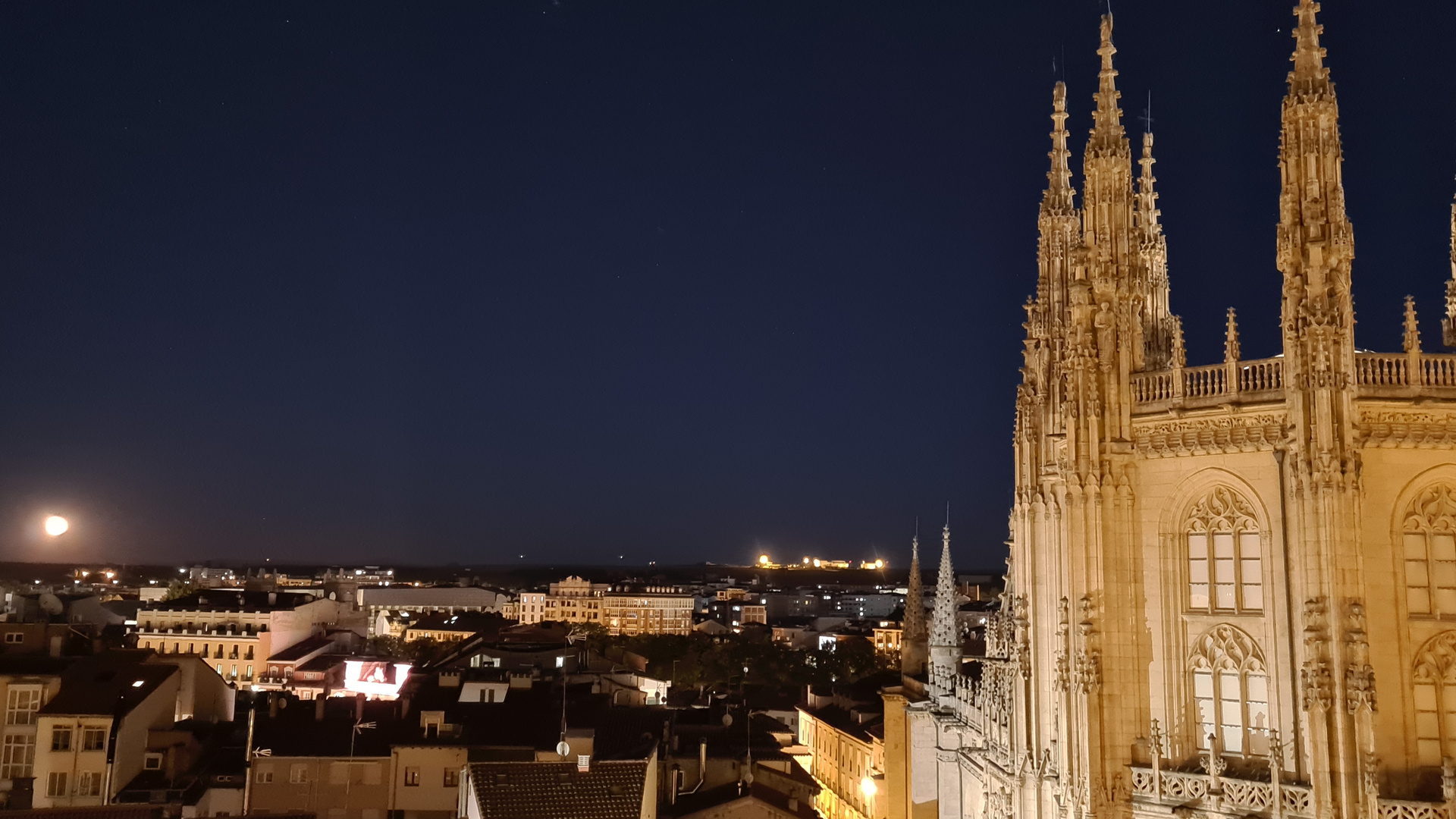 Full moon in Burgos