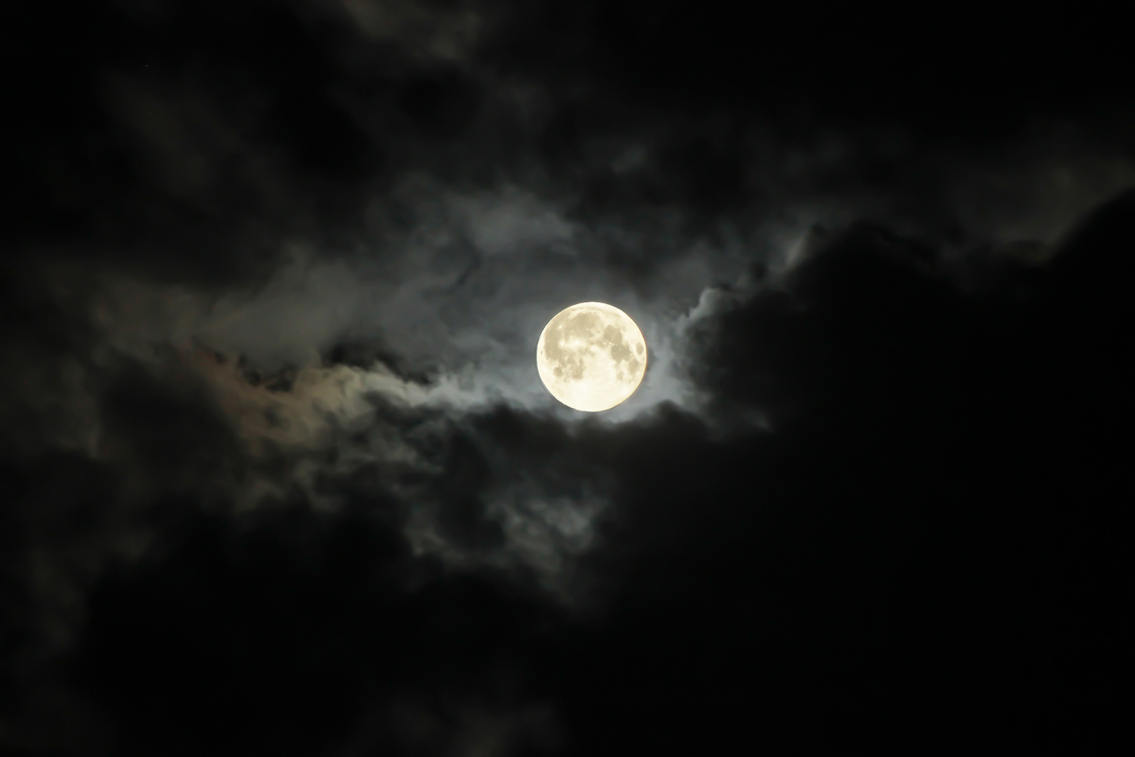 Full Moon on 30-08-2015