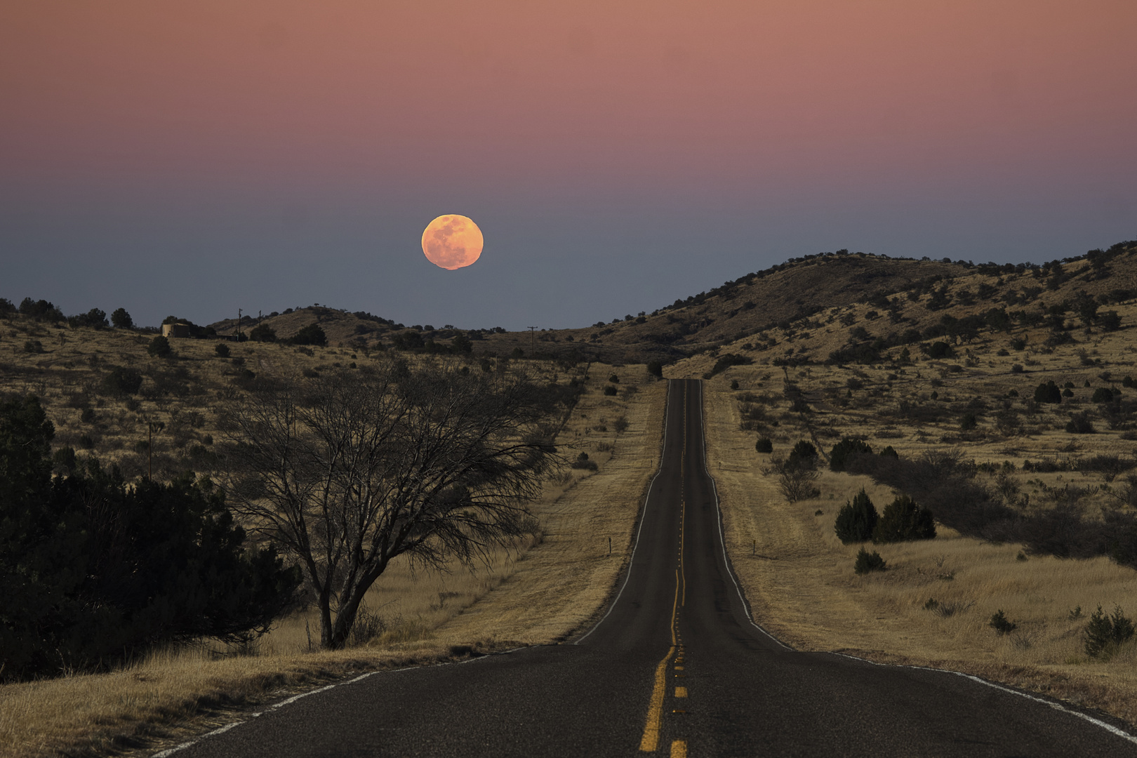 Full moon rise in Texas