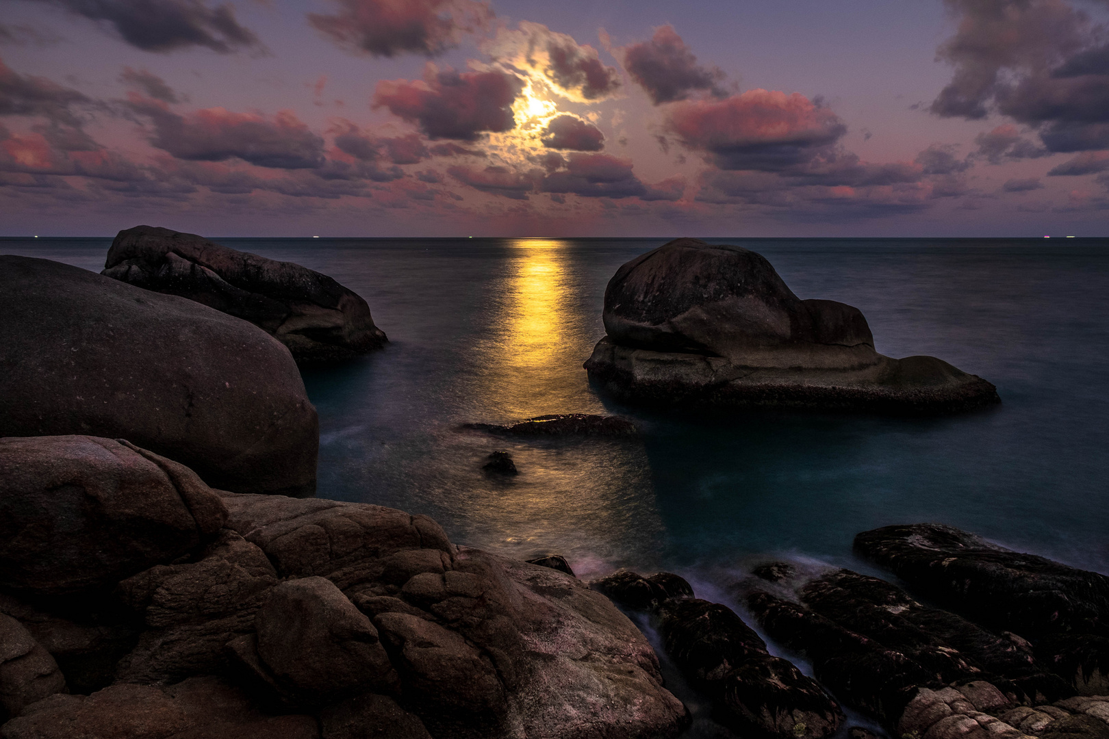 Full moon rising at Koh Phangan