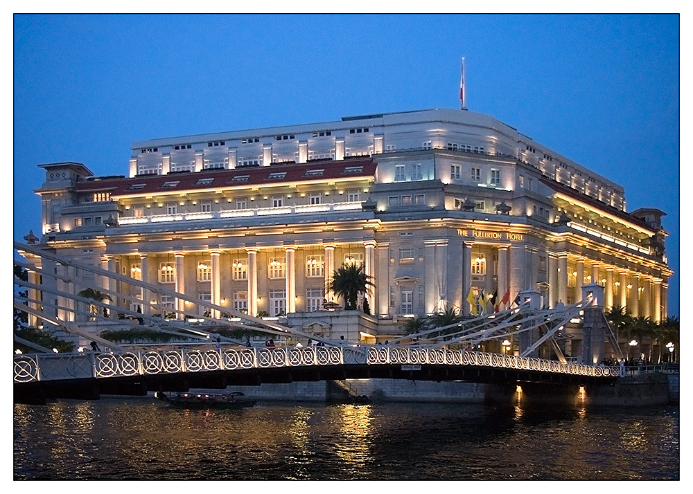 Fullerton Hotel - Blaue Stunde (Reload)