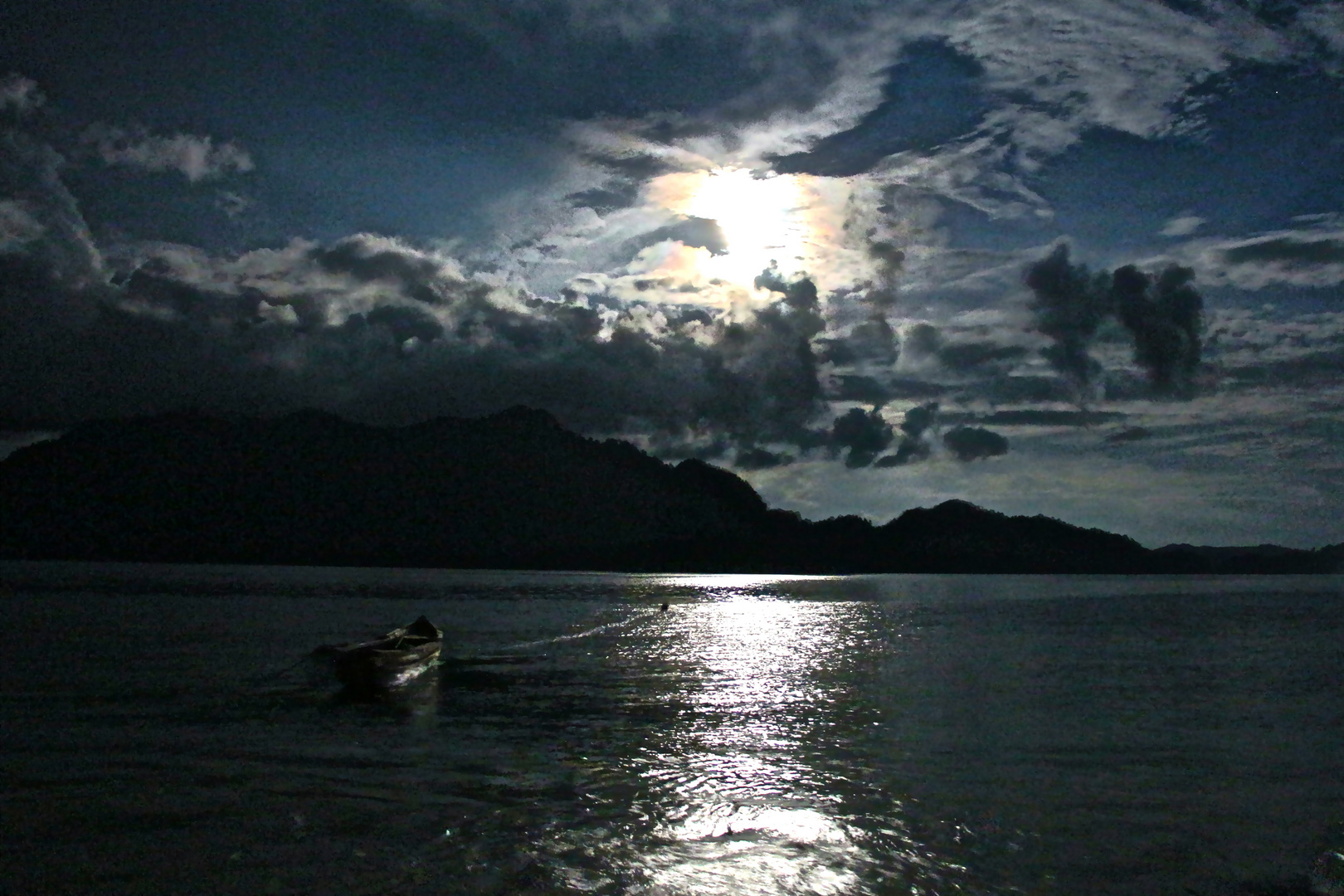 Fullmoon in Sumatra