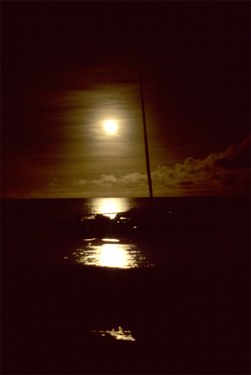 Fullmoon on Moorea