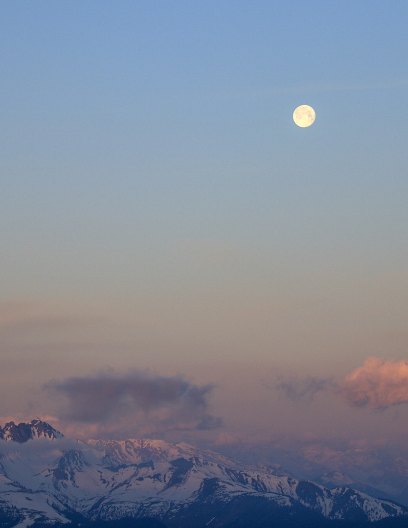 Fullmoon over Tirol