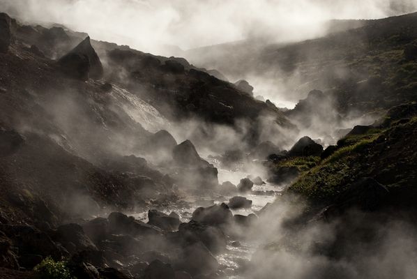 Fumerolles et ruisseau