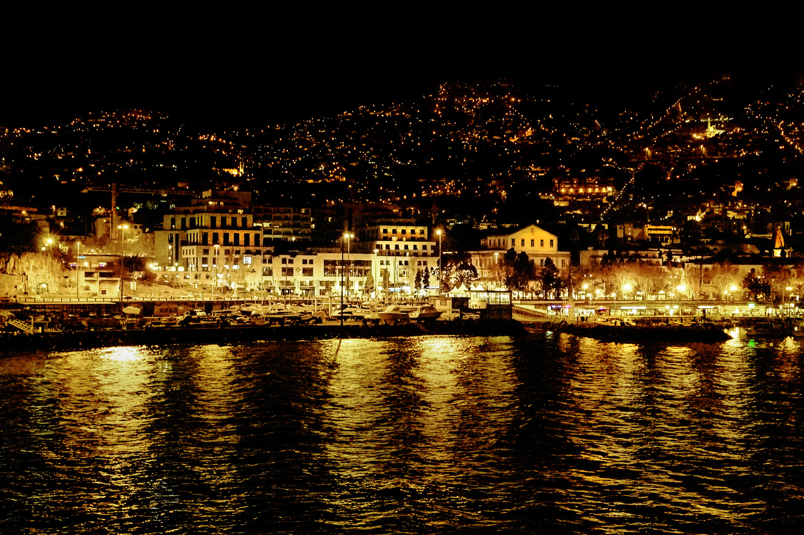 Funchal bei Nacht