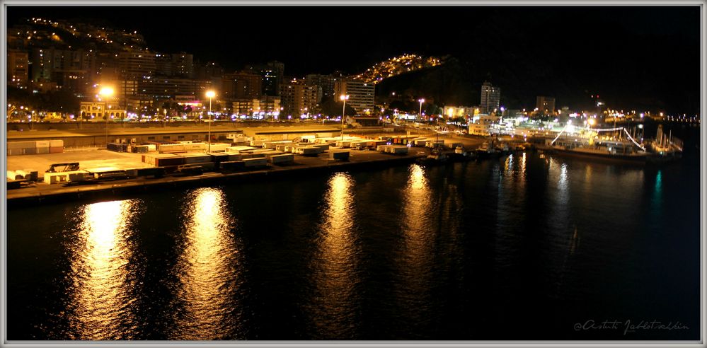 Funchal bei Nacht.
