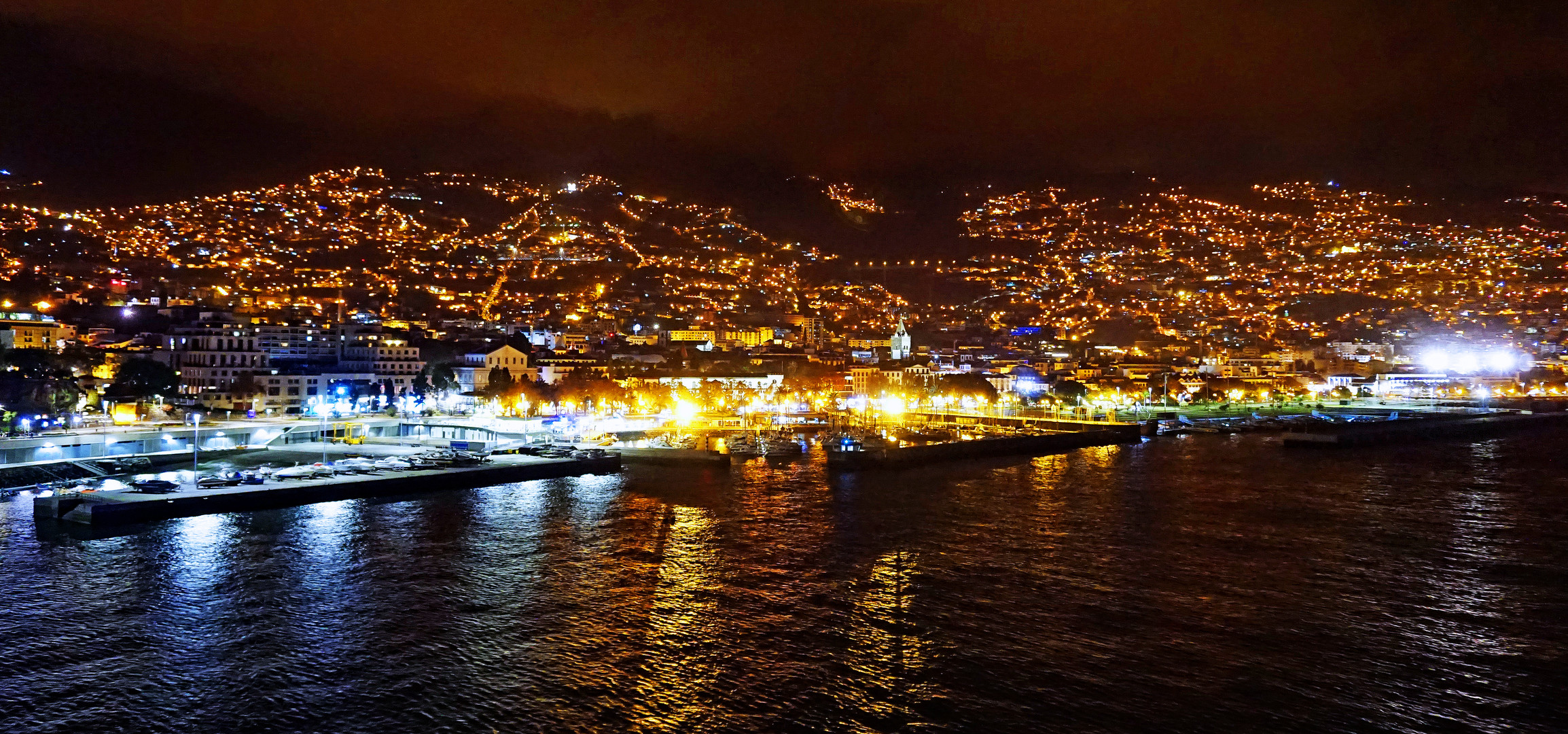 Funchal in der Nacht