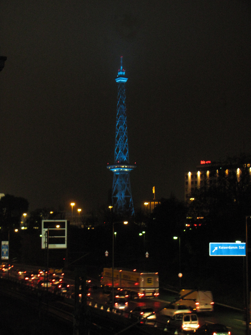 Funkturm blau