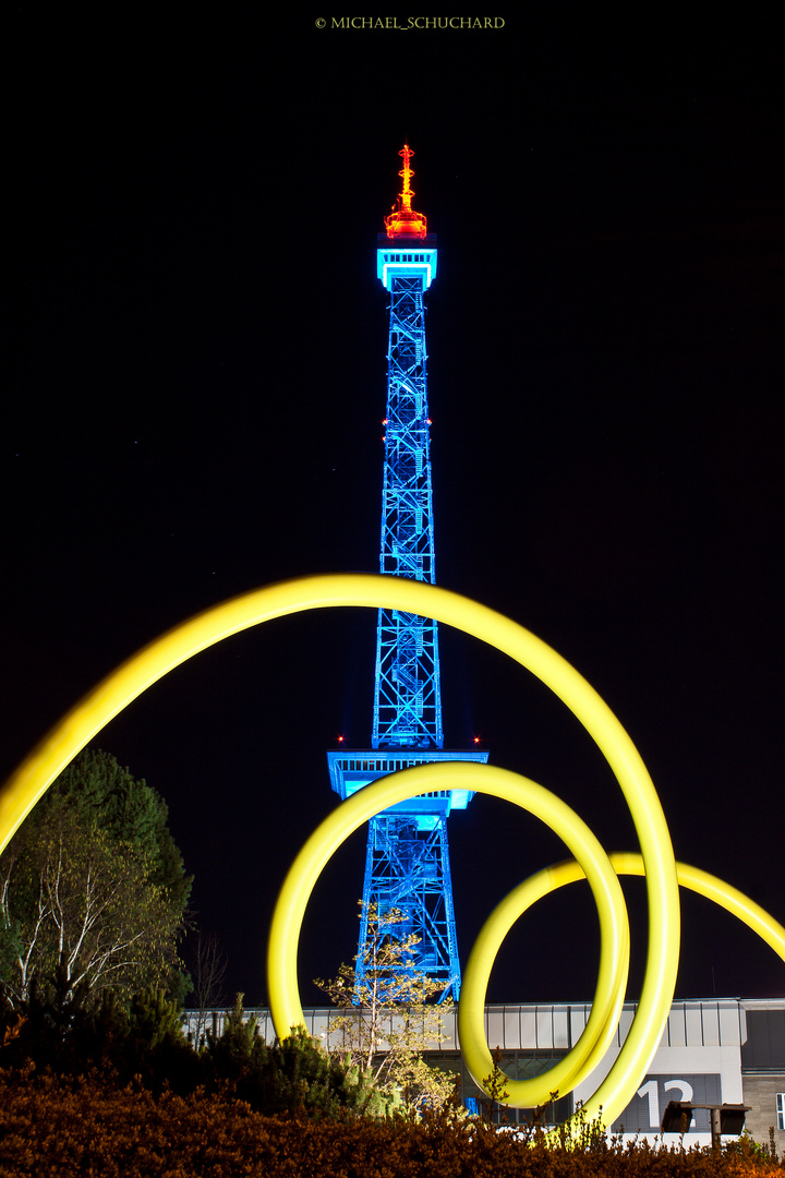 Funkturm in bunt